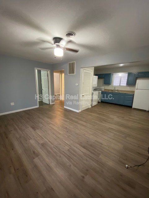 208 W Thomas St - Photo 2 of 18