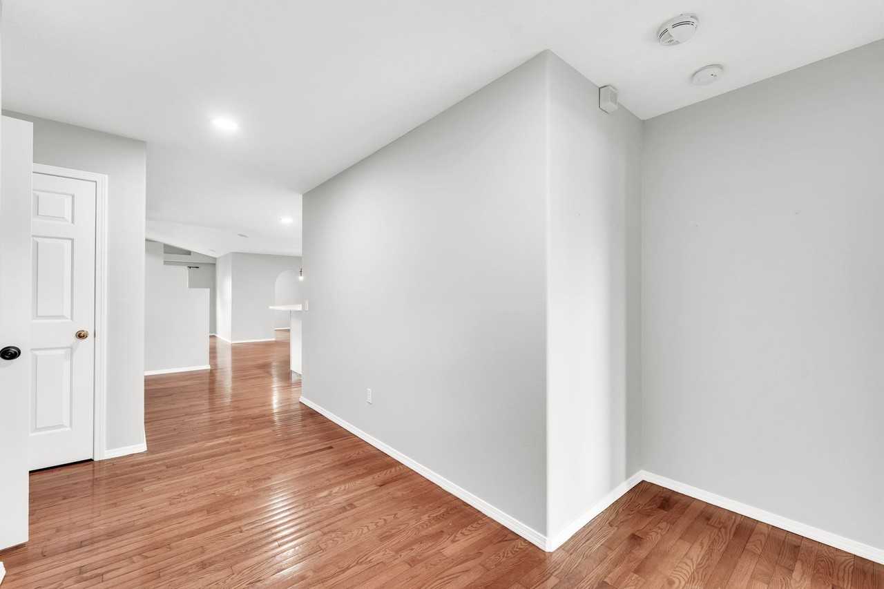 709 E Appleridge - Photo 4 of 39