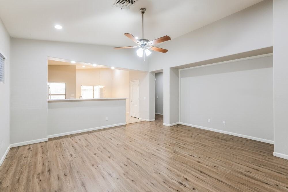7110 W Superior Ave - Photo 5 of 16