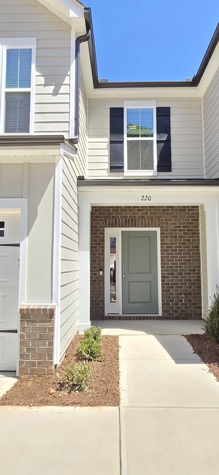 220 Broomside Ave - Photo 2 of 24