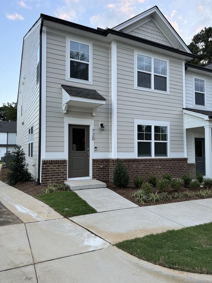 720 Faucette St #720 - Photo 2 of 24