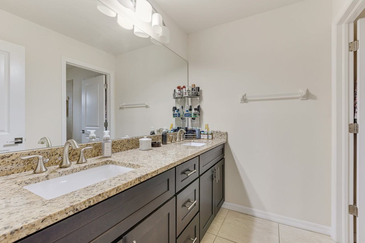 2811 25th St Sw #NA - Photo 5 of 17