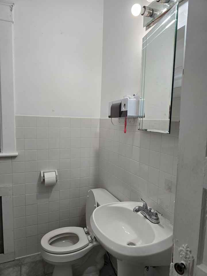 898 Lancaster St #2 - Photo 3 of 6