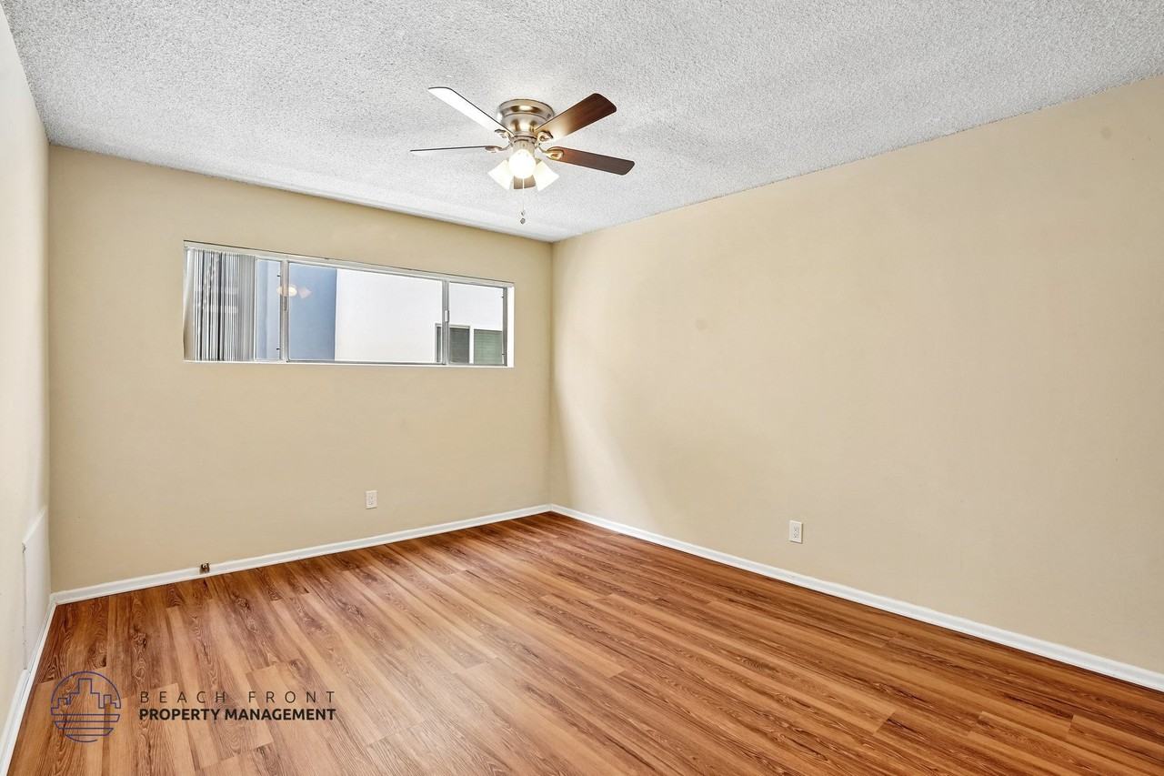 2521 Mathews Ave. - Photo 3 of 19