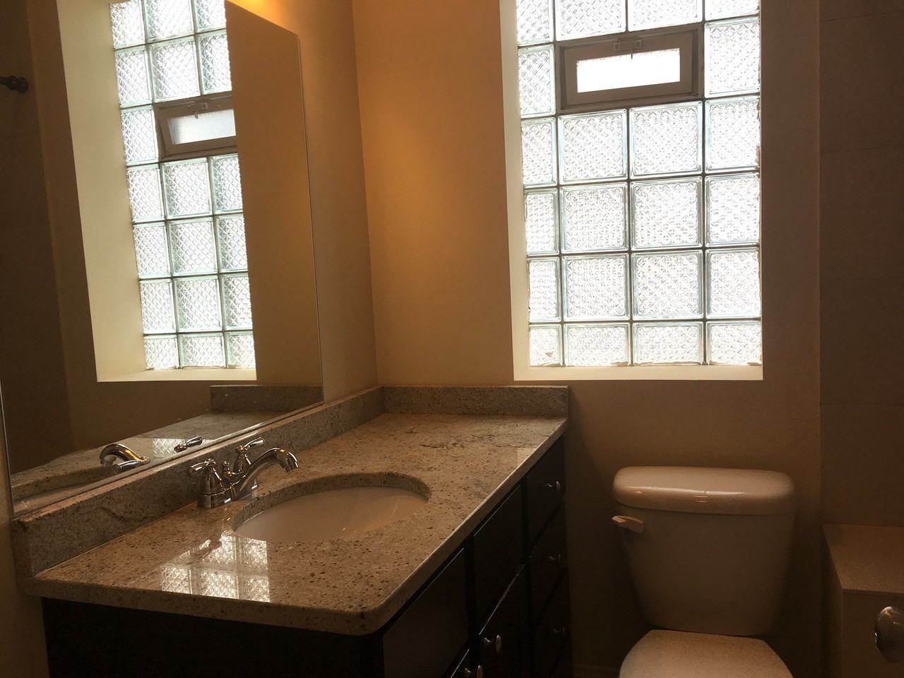 4956 N Saint Louis Ave #2 - Photo 4 of 9