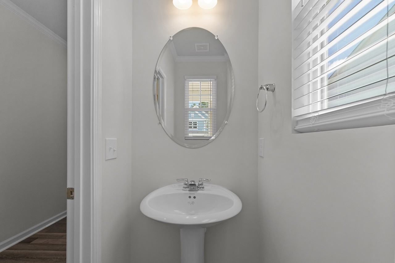 5715 Woodlawn Dr #1 - Photo 7 of 20