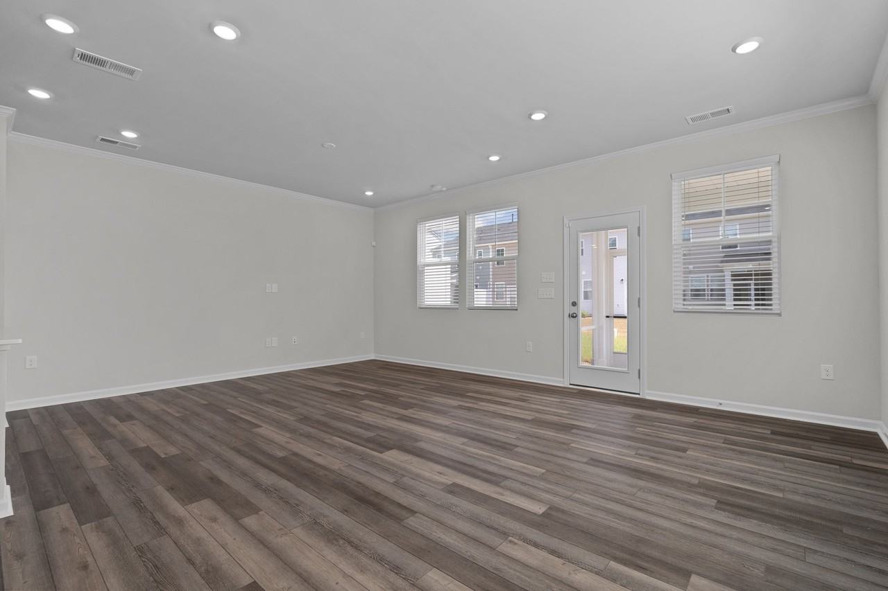 5715 Woodlawn Dr #1 - Photo 3 of 20