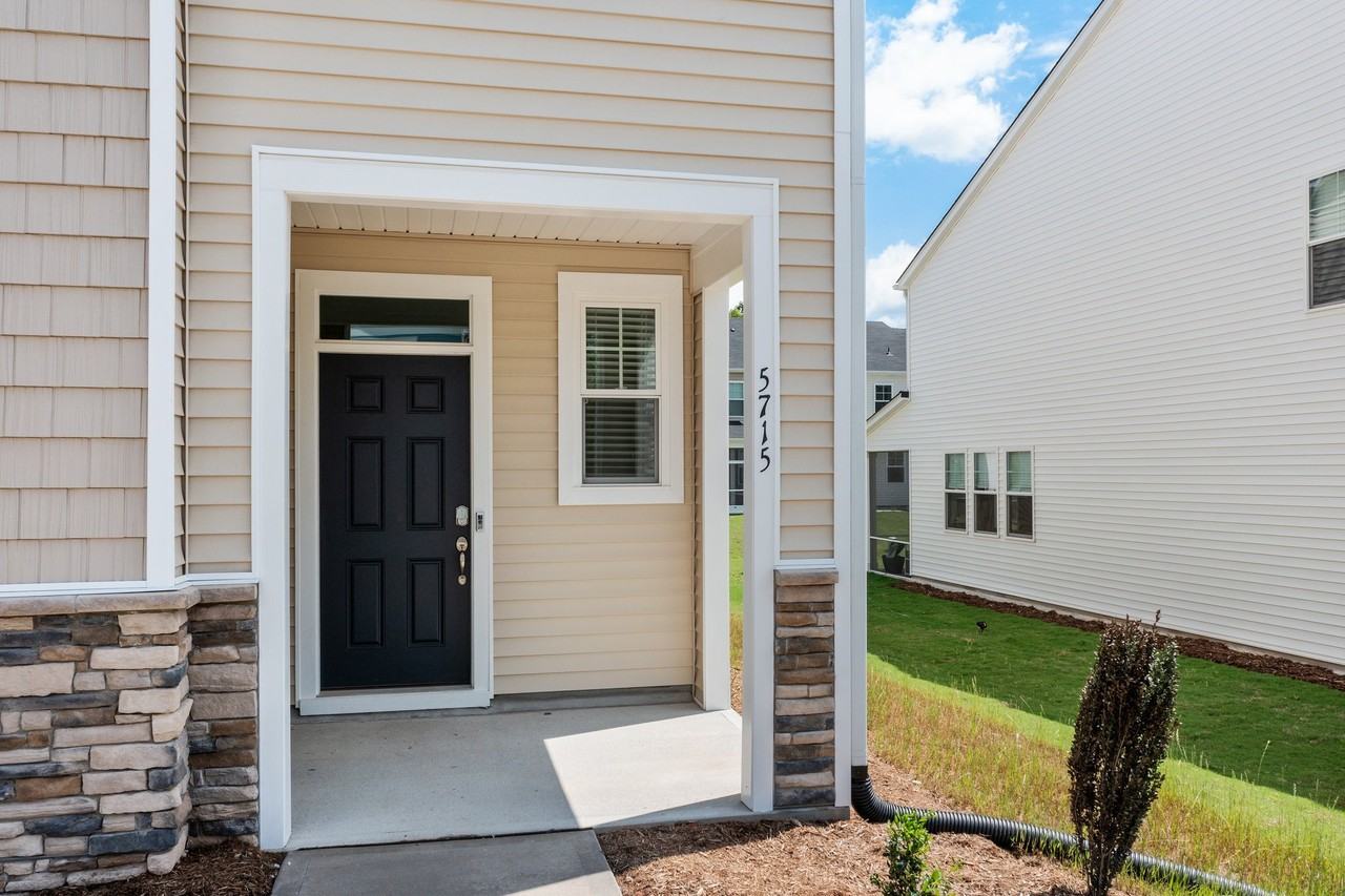 5715 Woodlawn Dr #1 - Photo 5 of 20