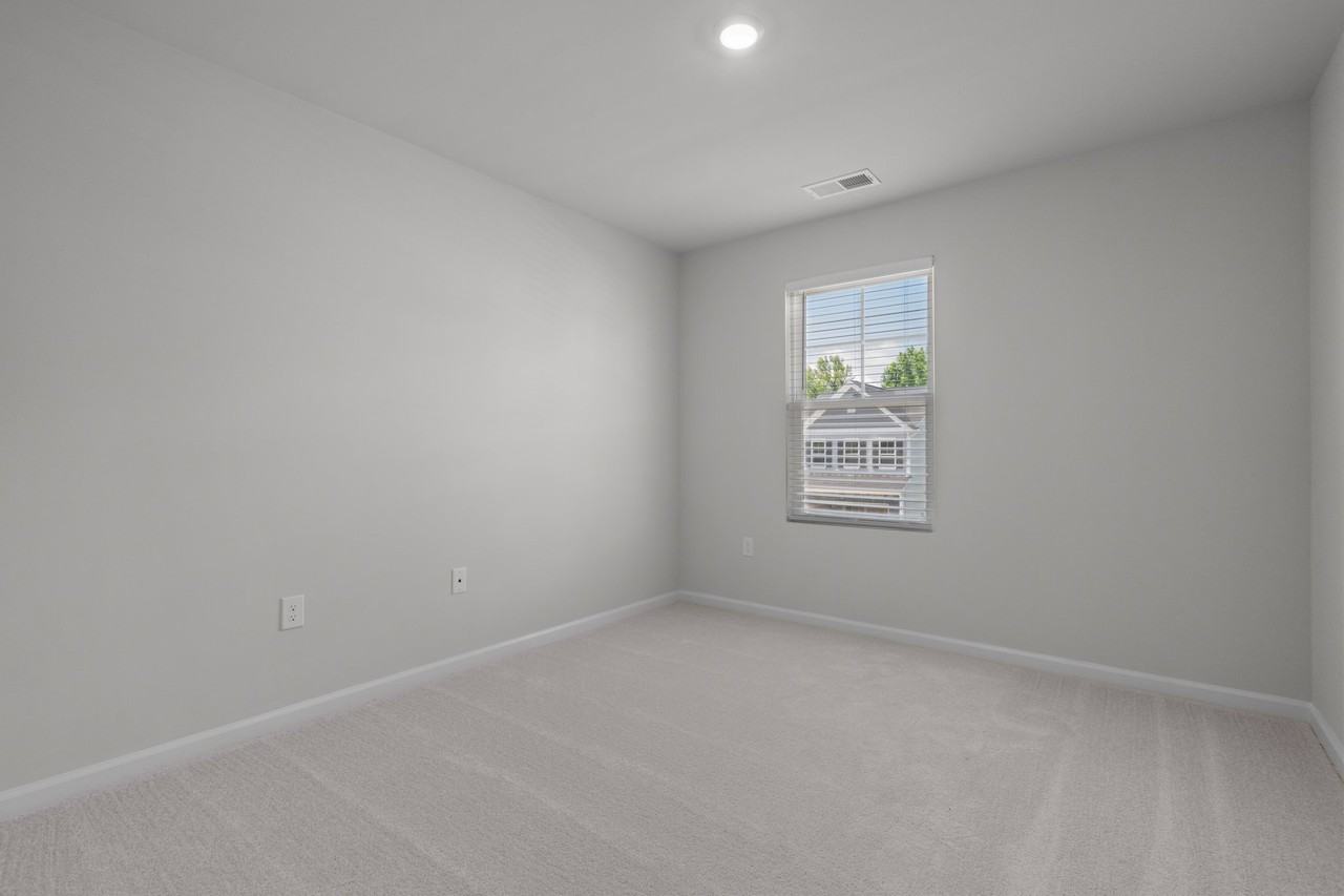 5715 Woodlawn Dr #1 - Photo 6 of 20