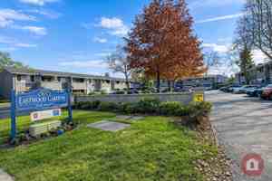 featured image of 821 W East Ave