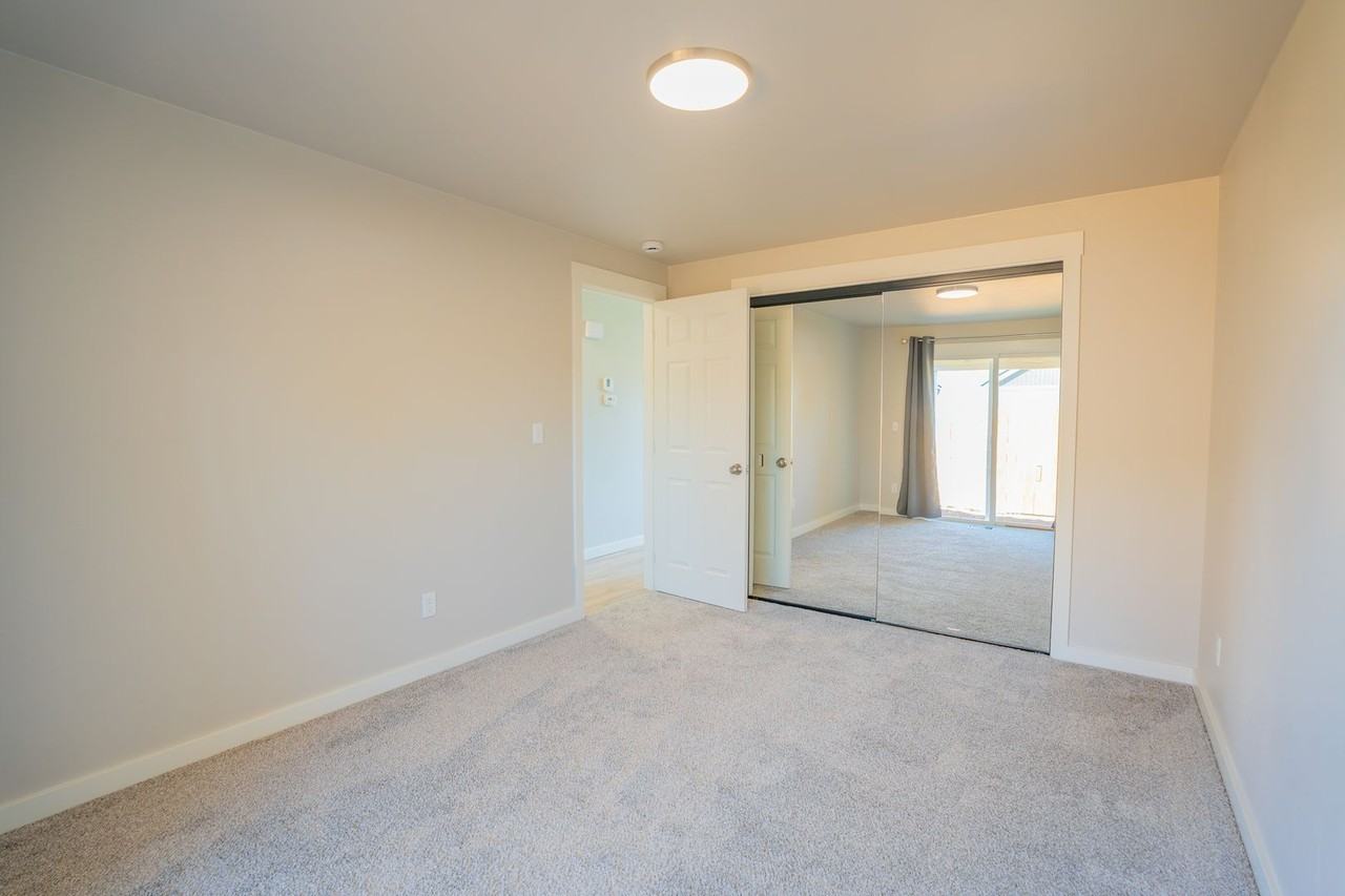 2840 Railroad St Se - Photo 3 of 21