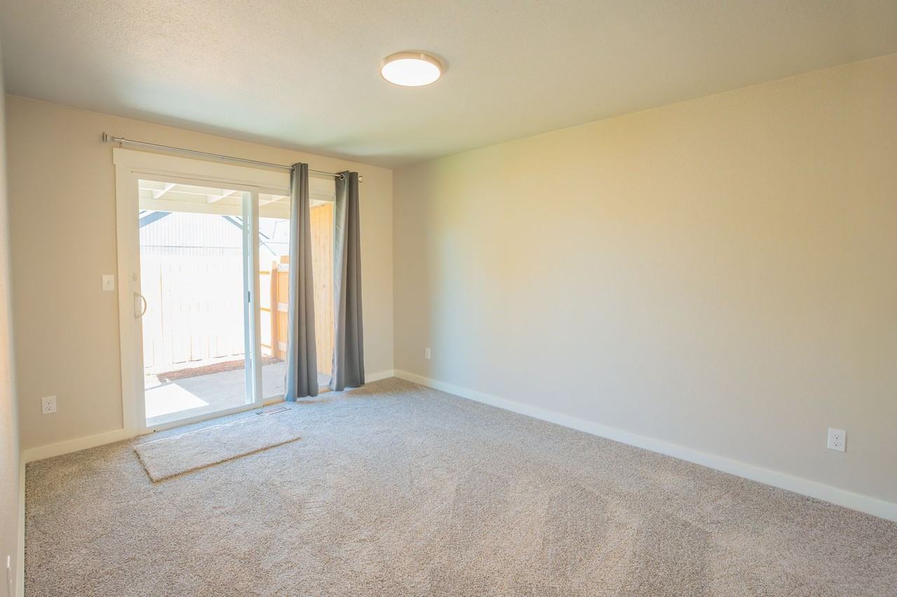 2910 Railroad St Se - Photo 5 of 26