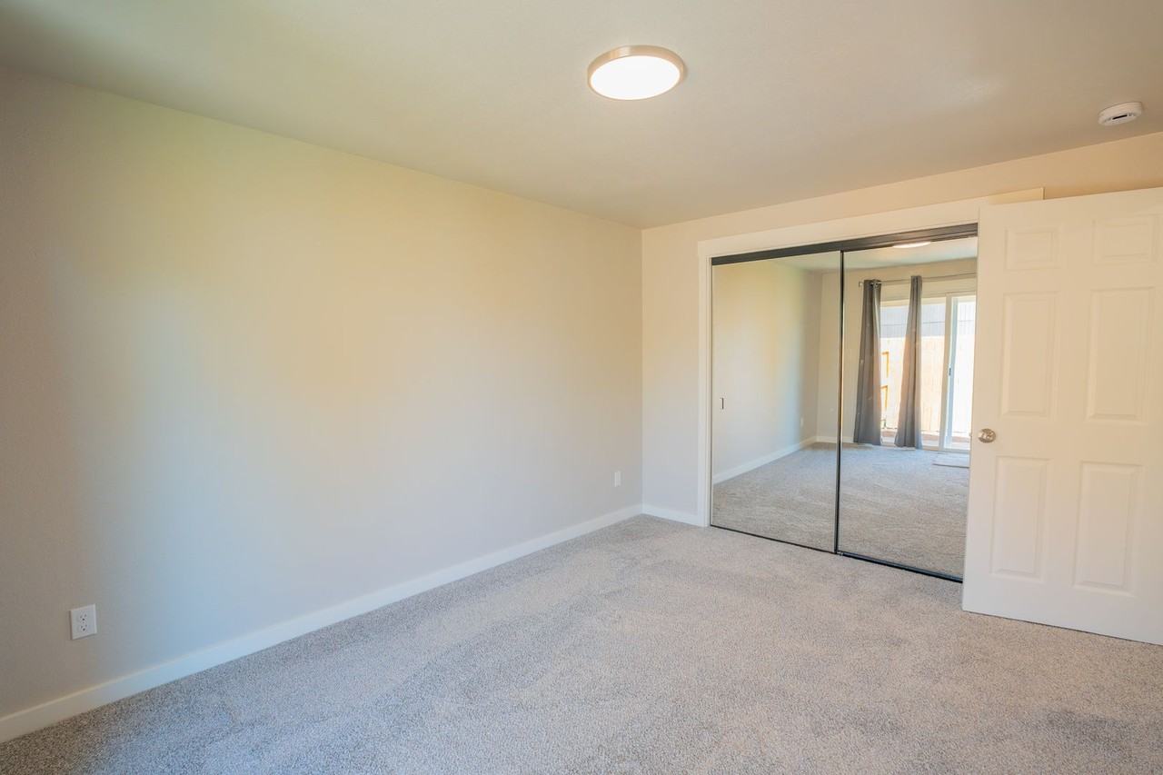 2910 Railroad St Se - Photo 6 of 26