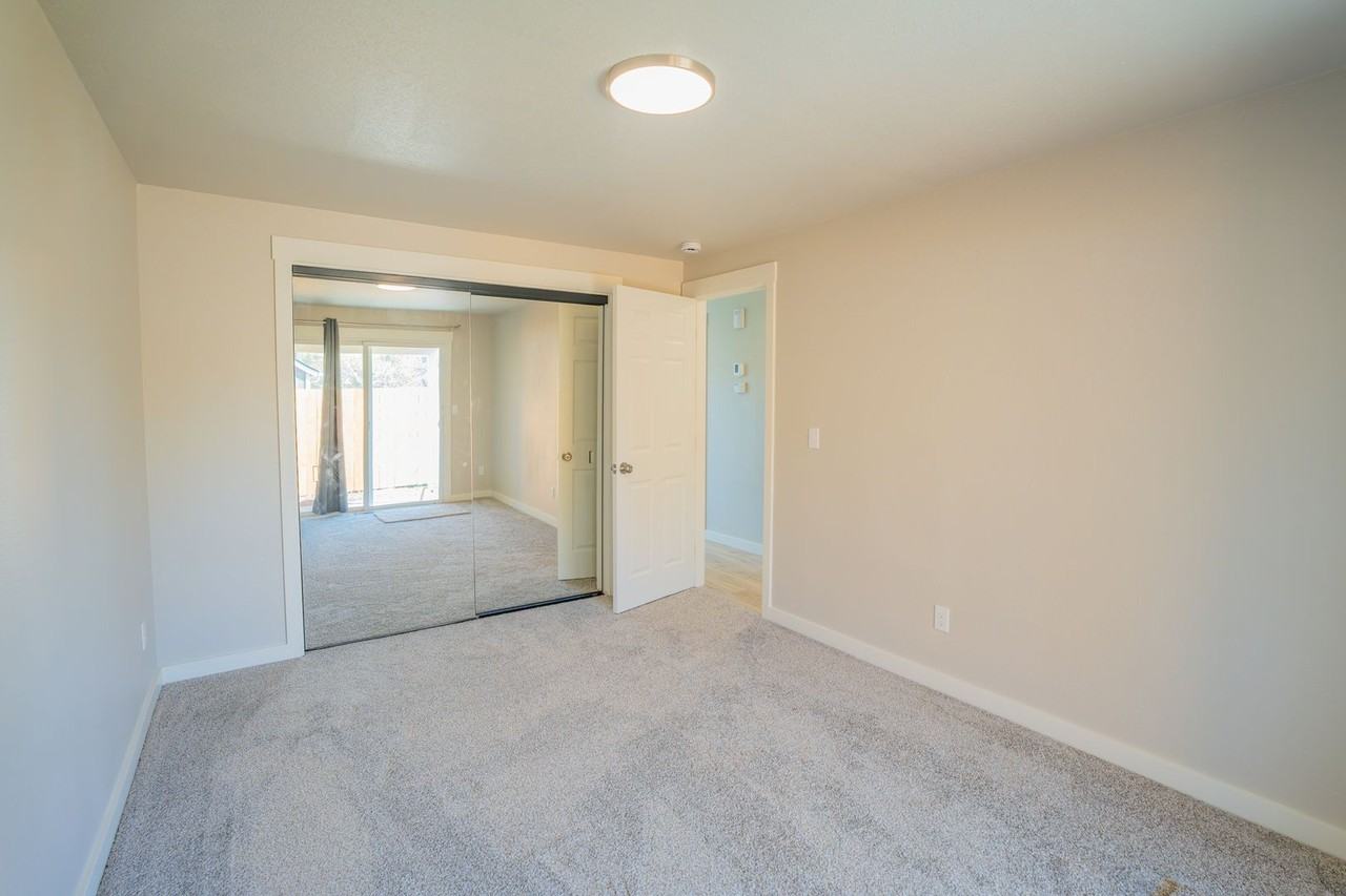 2910 Railroad St Se - Photo 7 of 26