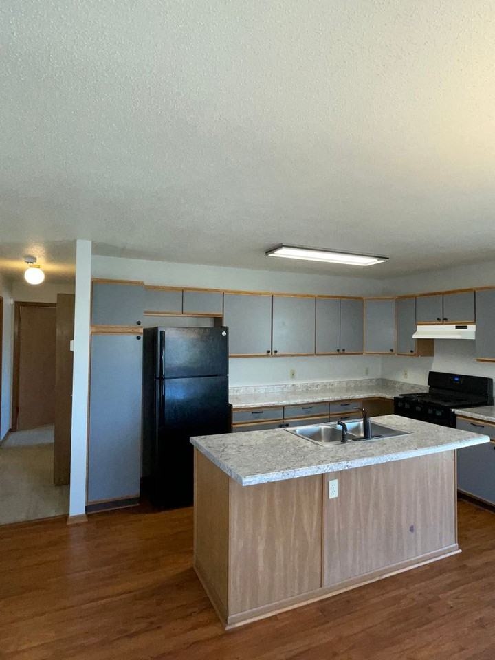 1210 Clover Ridge Ct - Photo 7 of 42