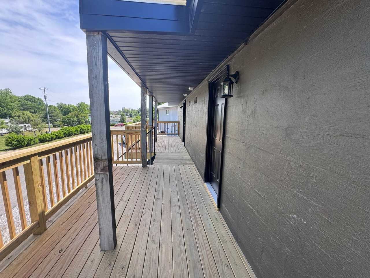 904 Coldwater Rd #8 - Photo 3 of 9
