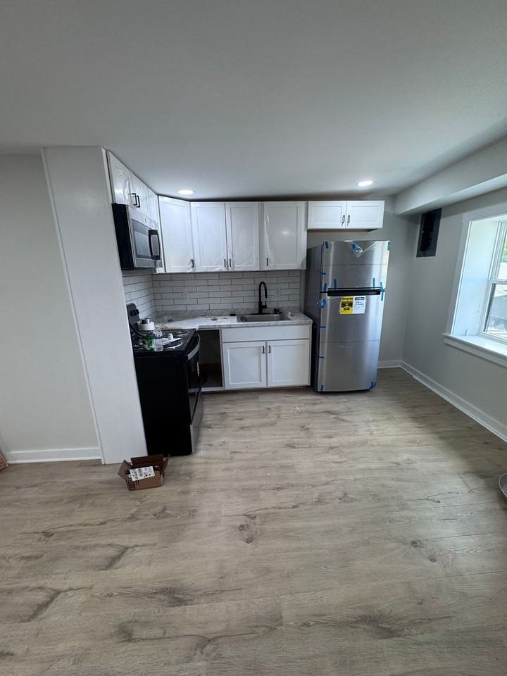 904 Coldwater Rd #8 - Photo 6 of 9
