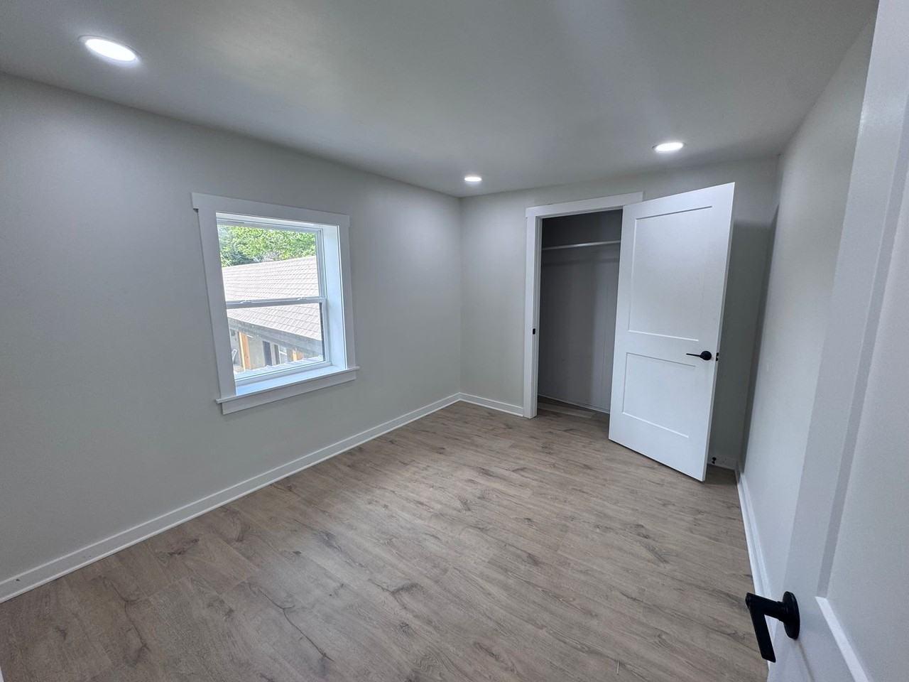 904 Coldwater Rd #8 - Photo 7 of 9