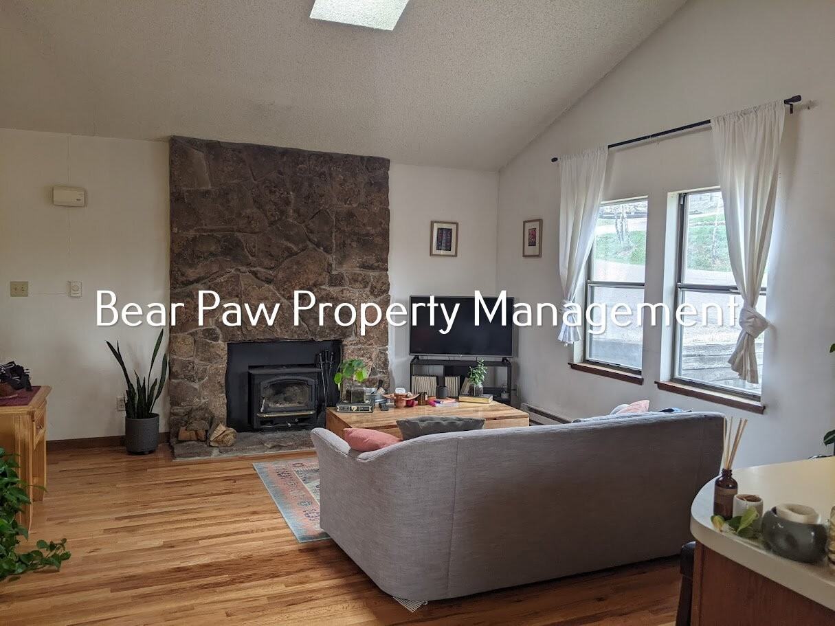 30811 Hilltop Dr - Photo 3 of 12