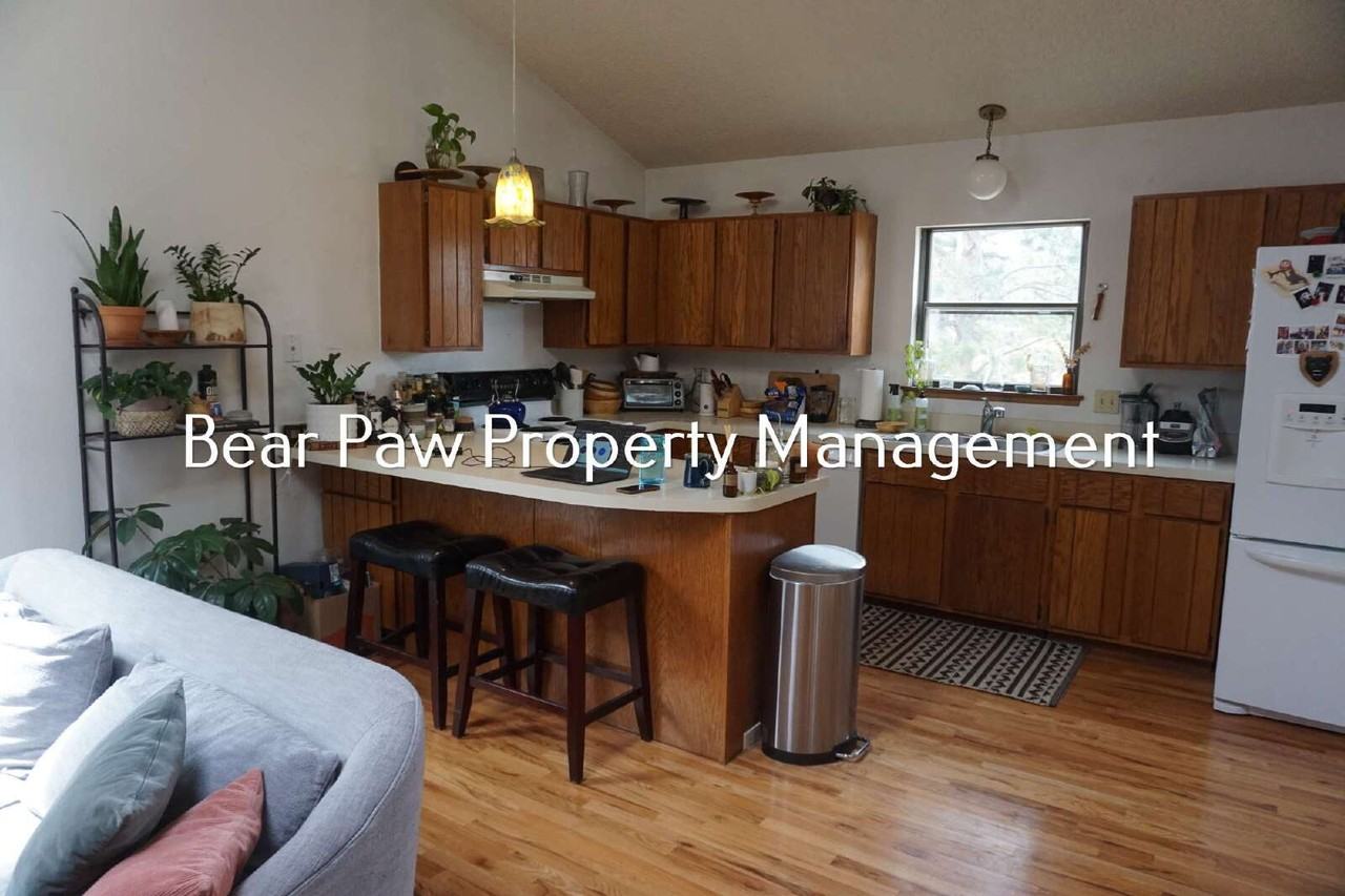 30811 Hilltop Dr - Photo 5 of 12