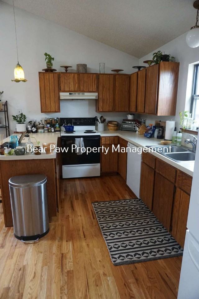 30811 Hilltop Dr - Photo 6 of 12
