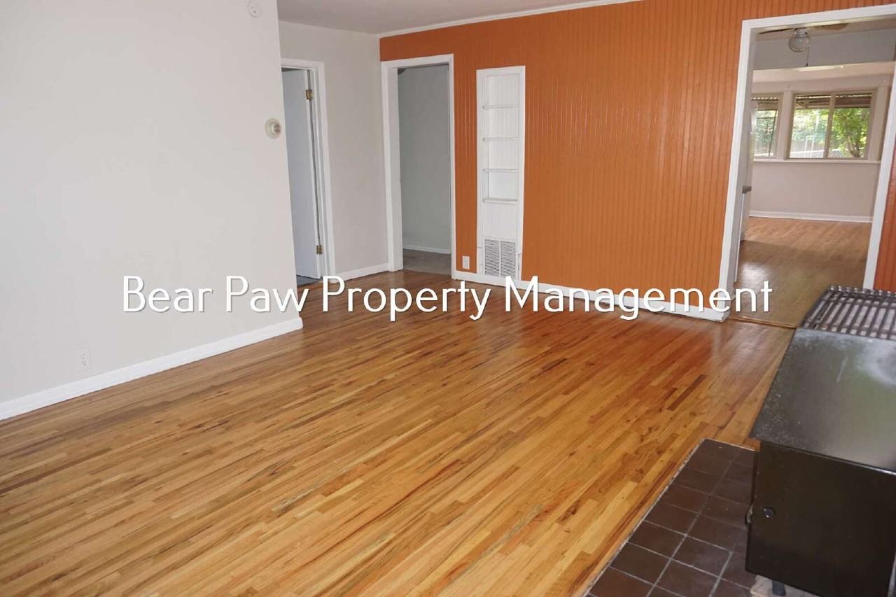 960 Loveland St #B - Photo 5 of 17