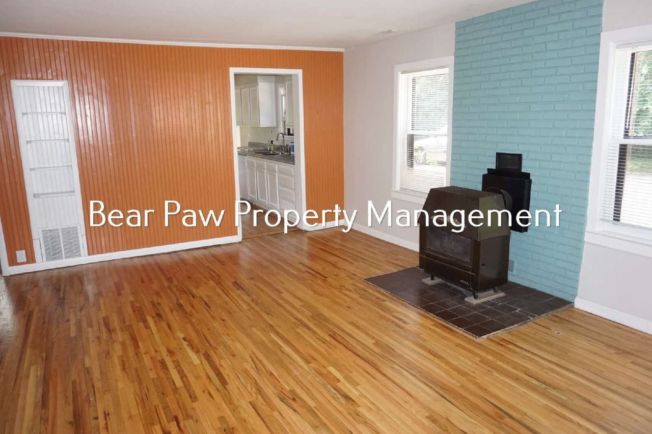 960 Loveland St #B - Photo 6 of 17