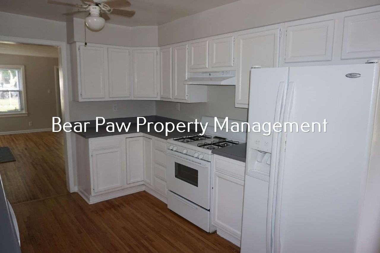 960 Loveland St #B - Photo 7 of 17