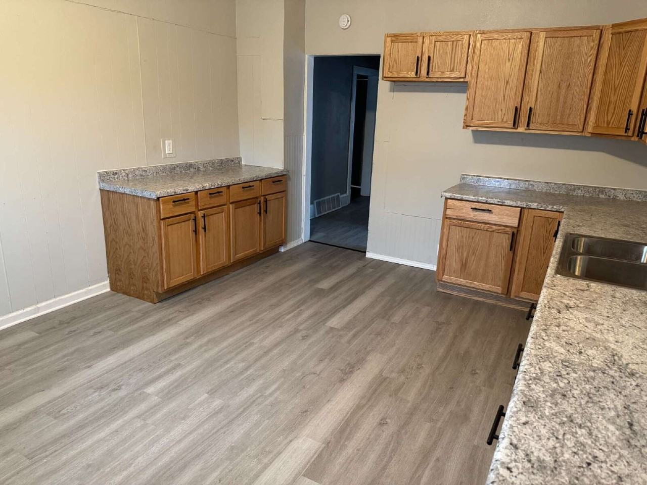 3721 N 35th St - Photo 3 of 7