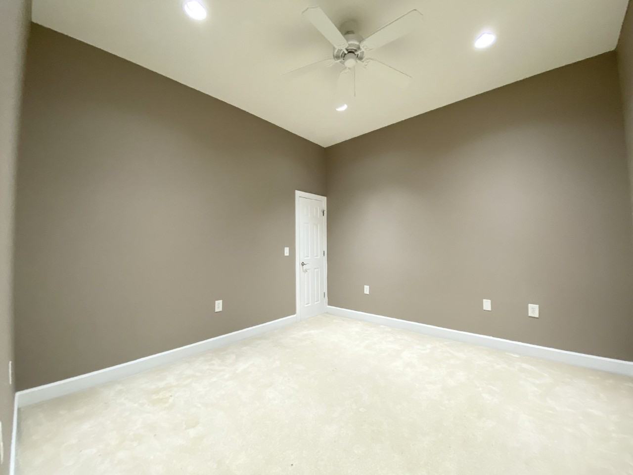 33 Augustine Rd - Photo 6 of 17