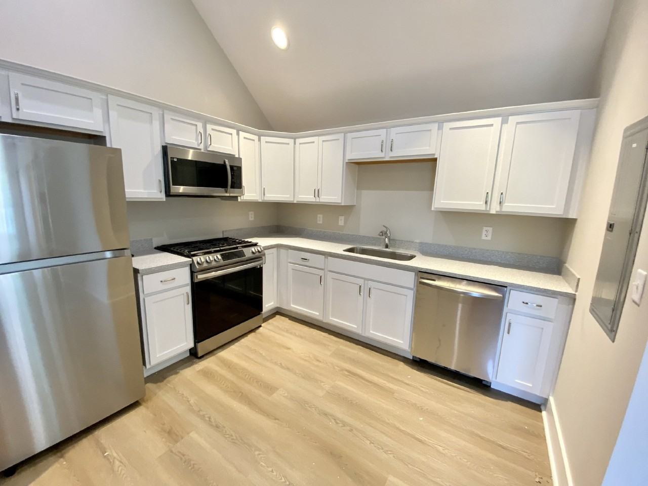 10 Marianna Way #301 - Photo 5 of 11