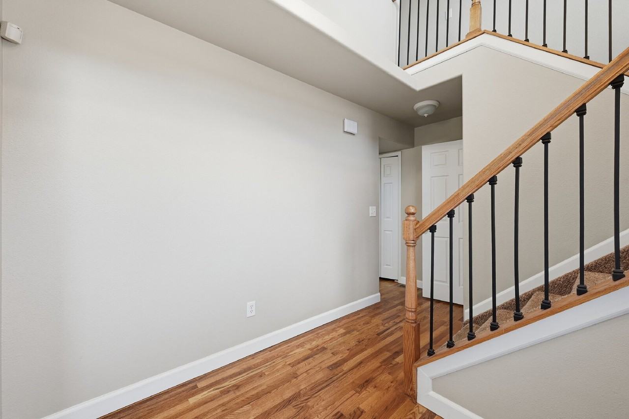 7338 Allens Park Dr - Photo 4 of 50