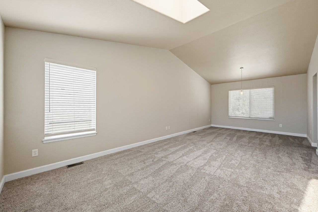 7338 Allens Park Dr - Photo 5 of 50