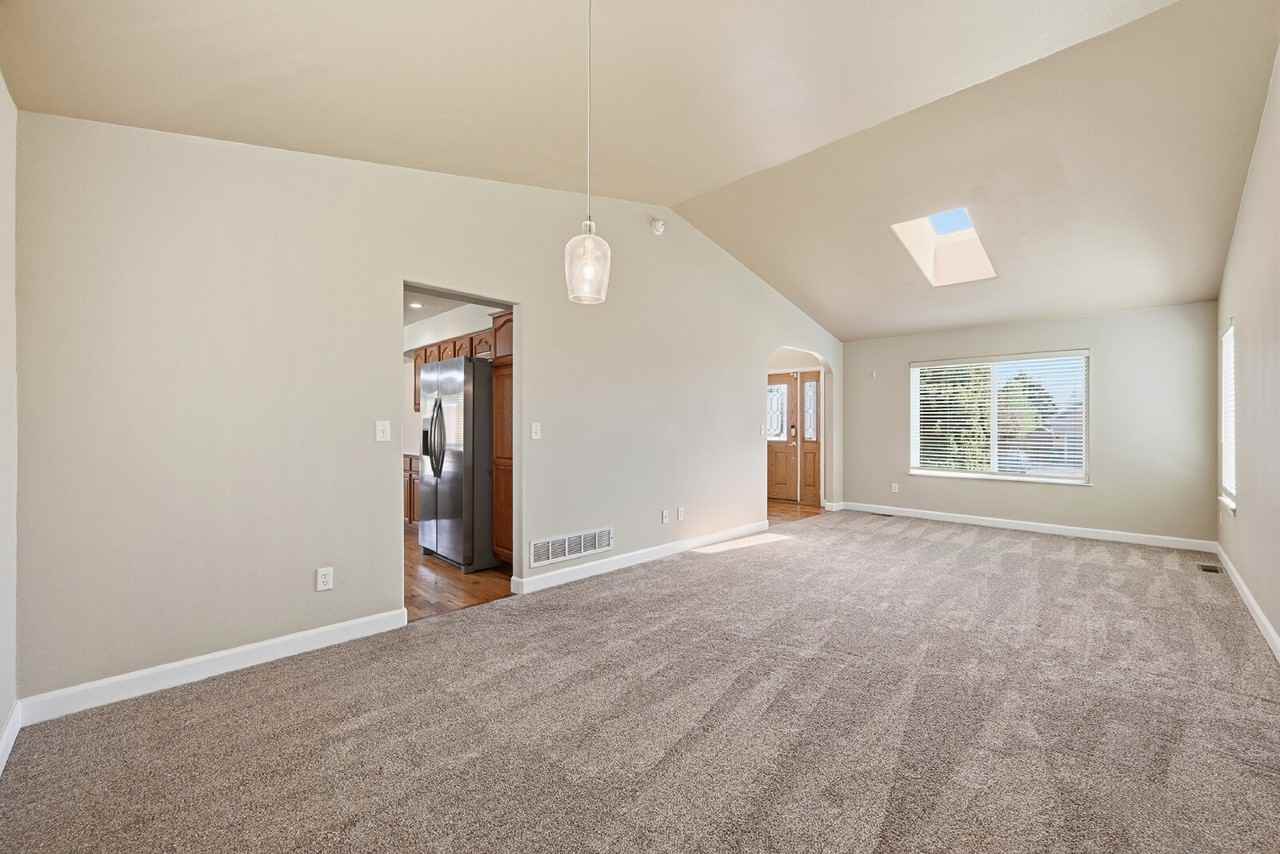 7338 Allens Park Dr - Photo 7 of 50