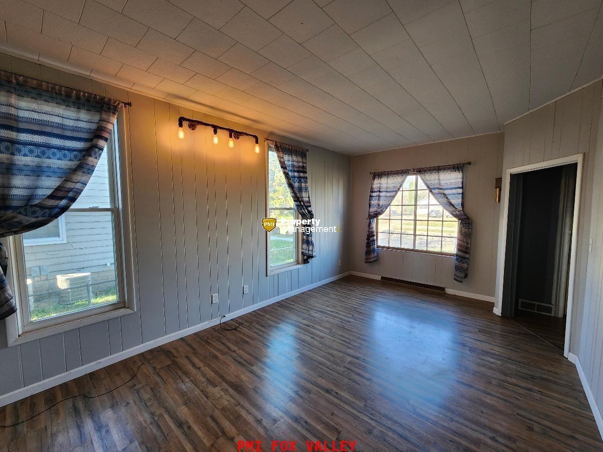 421 Otter Ave - Photo 4 of 15