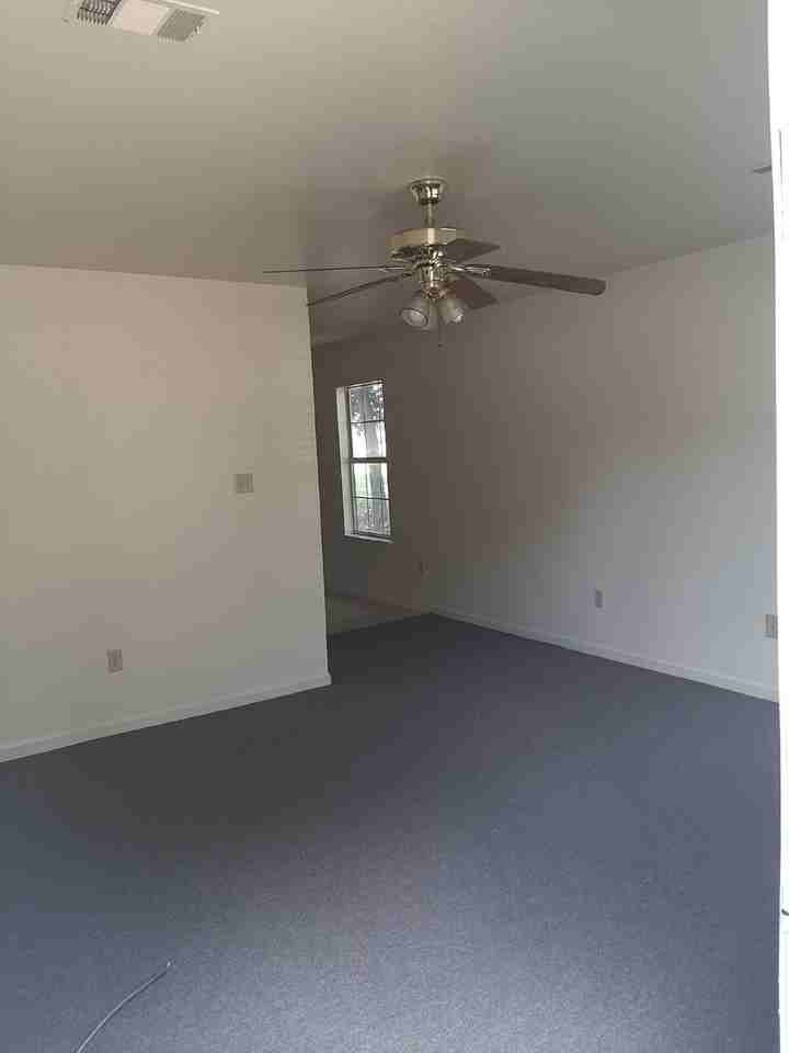 923 W Oak - Butler's Oak #1 - Photo 2 of 15