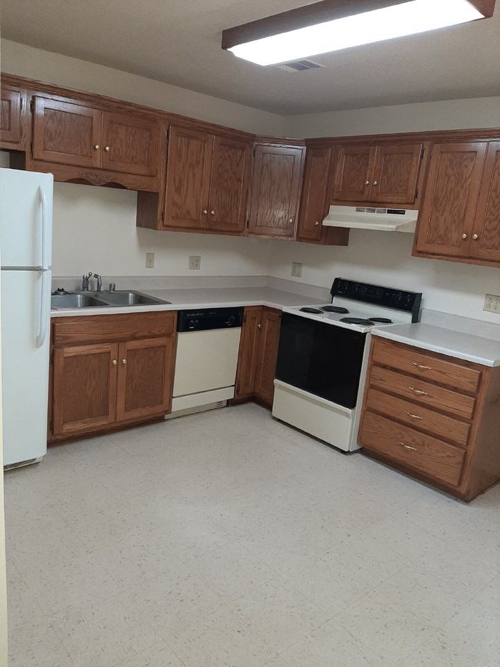 923 W Oak - Butler's Oak #1 - Photo 7 of 15