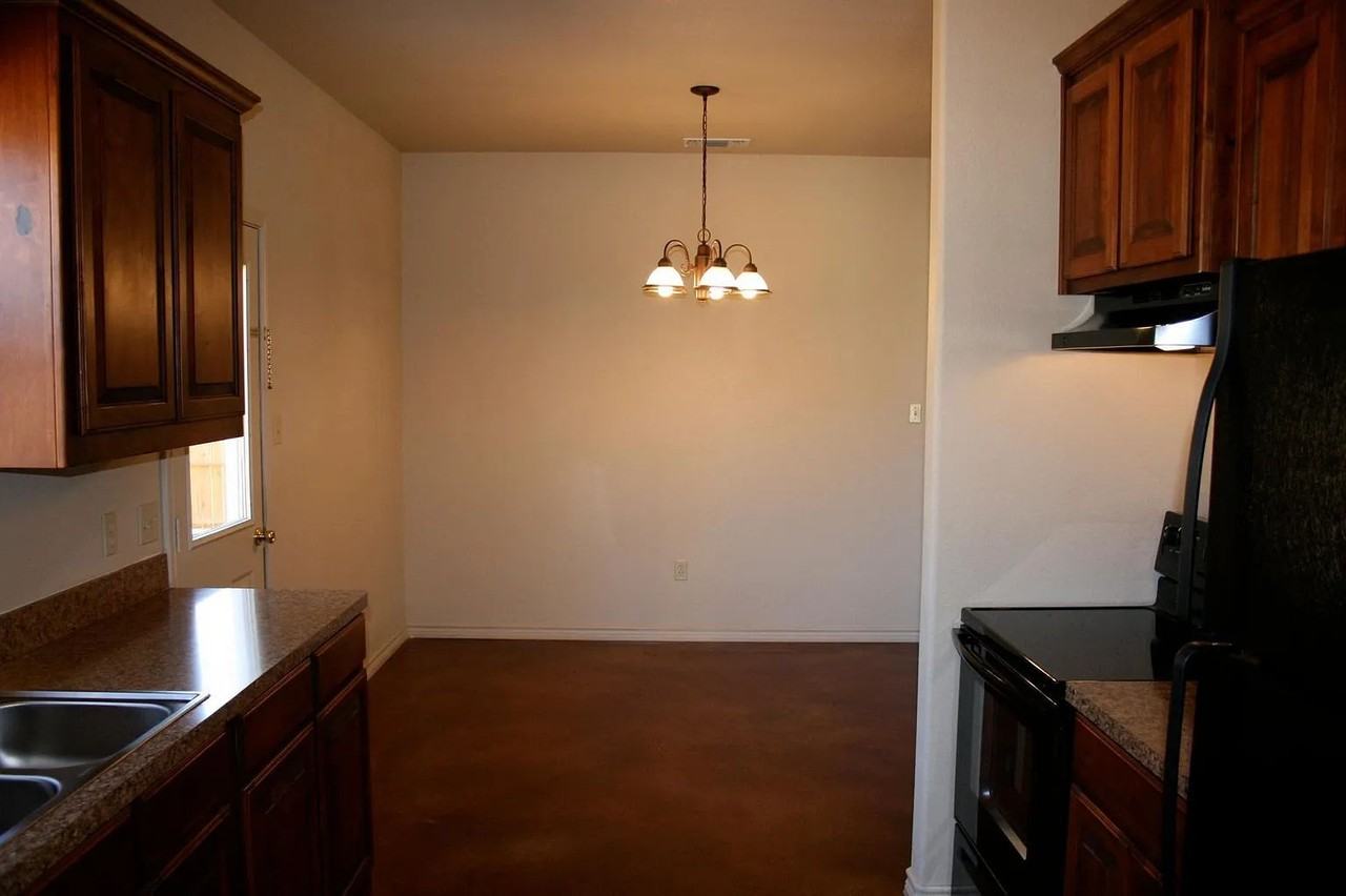 3705 Mandy Dr Unit 2 - Photo 4 of 4