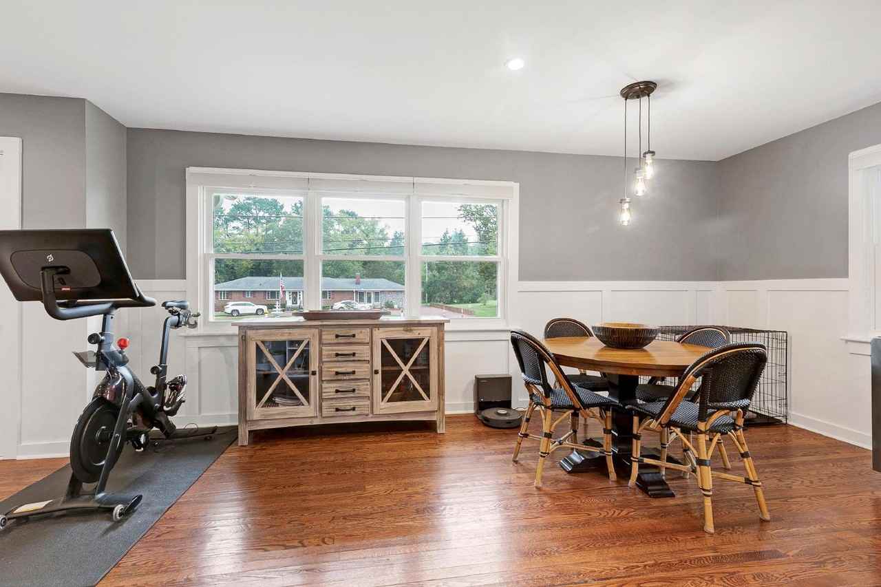 121 S Main St - Photo 7 of 27