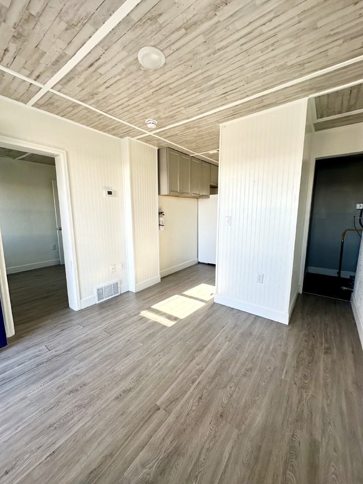 1311 Campbell Ave Unit 2 - Photo 3 of 12