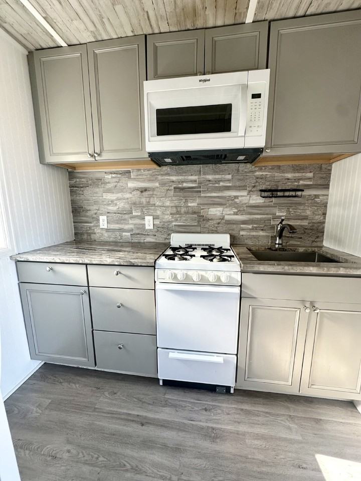 1311 Campbell Ave Unit 2 - Photo 5 of 12