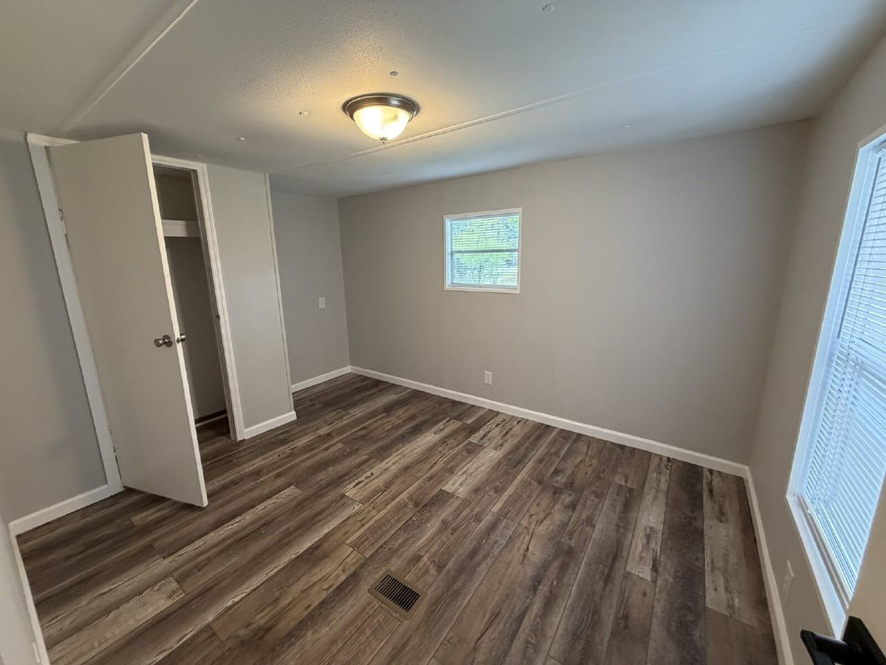 644 Limerick Rd - Photo 3 of 14