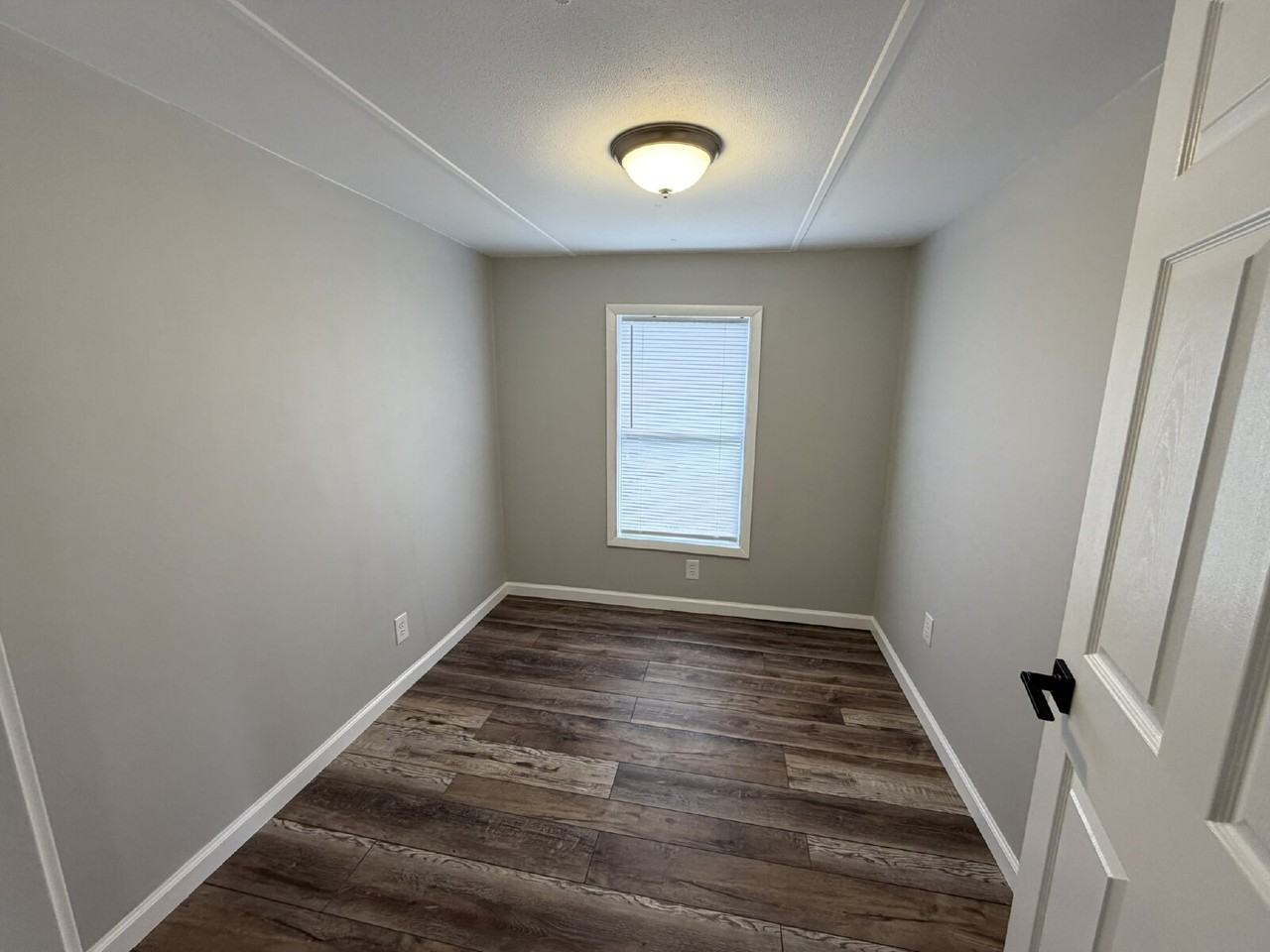 644 Limerick Rd - Photo 4 of 14