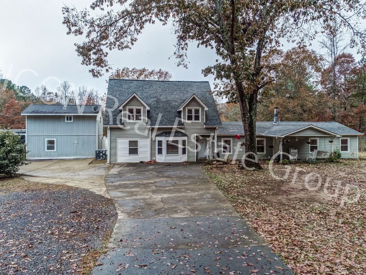 53 Black Rd Ne Unit B