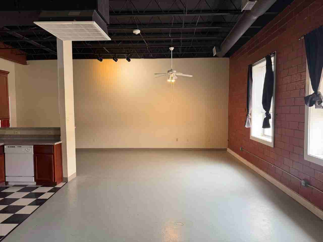 1414 Texas Ave Apt 7b - Photo 4 of 10