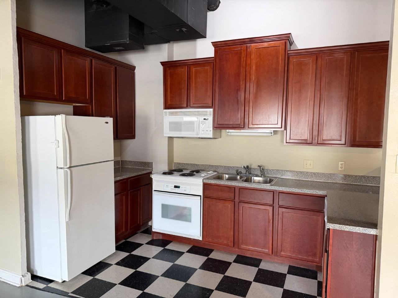 1414 Texas Ave Apt 7b - Photo 6 of 10