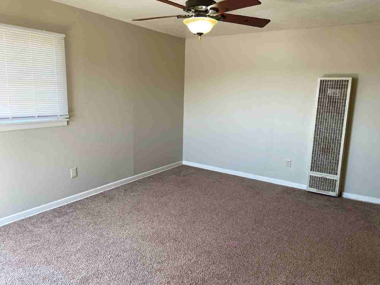 1710 45th St - Photo 3 of 11