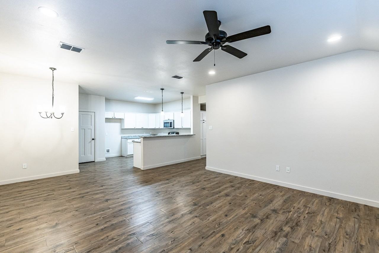 5519 121st St - Photo 4 of 50