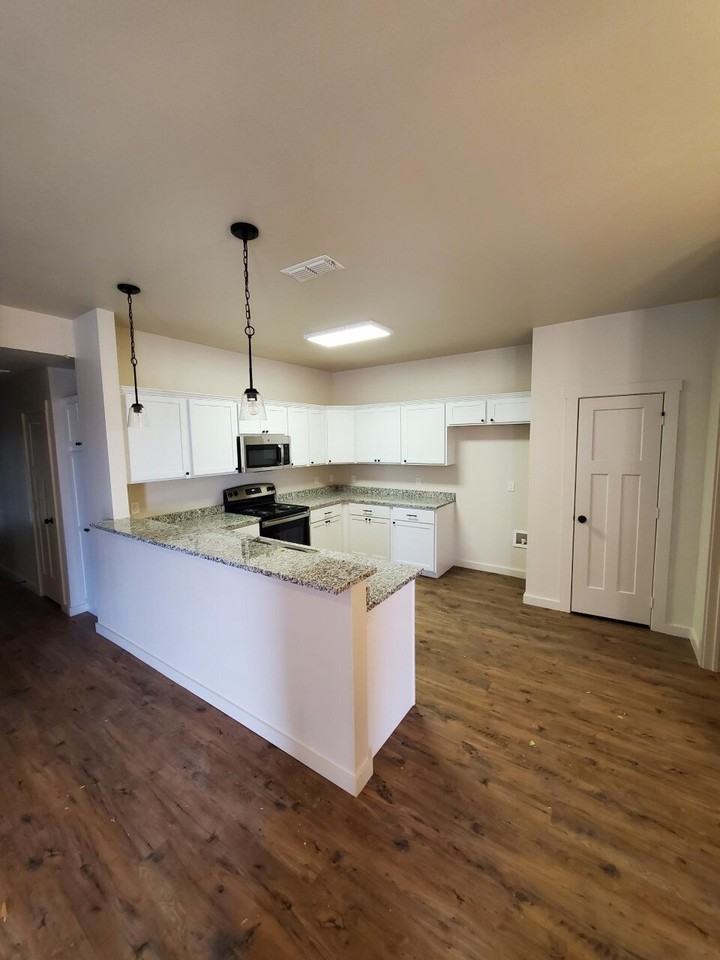 5525 121st St - Photo 6 of 47