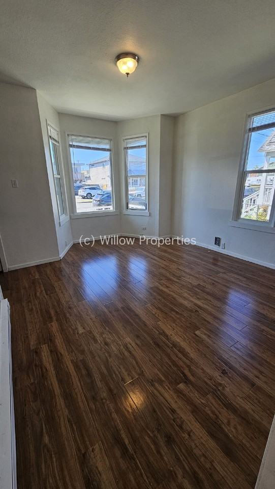 5413 S Warner St - Photo 2 of 11
